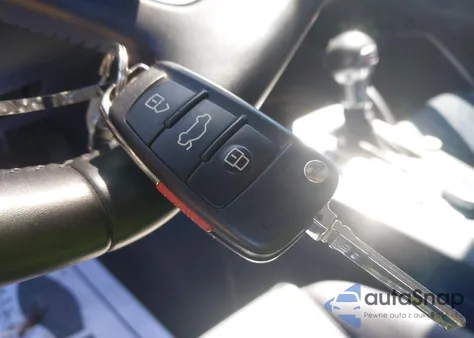 2018 Audi A3 2.0T Premium из США, поврежденный, VIN WAUGUGFF3J1074108